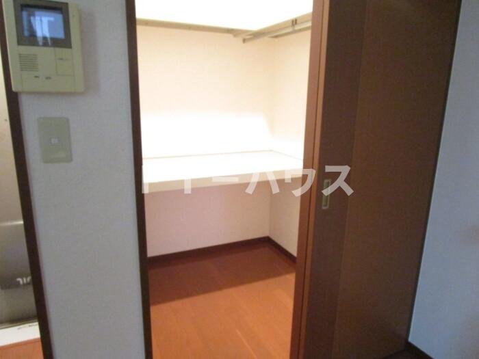 リバティオークの収納|ウォークインクローゼット