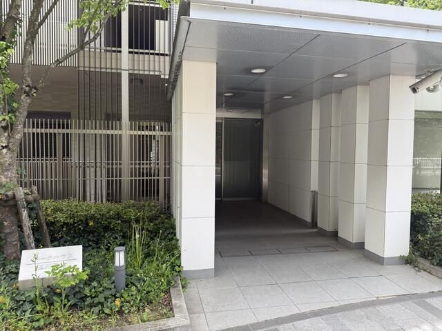 パークハウス玉川岡本のエントランス|清潔なエントランスです