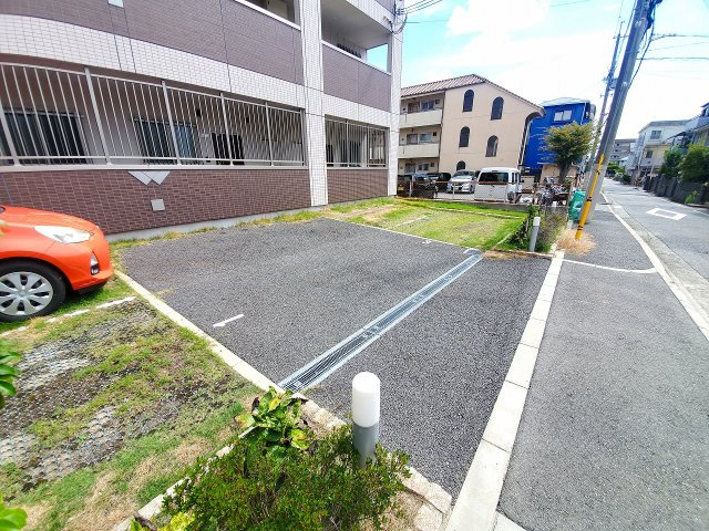 【駐車場】コスモスガーデン