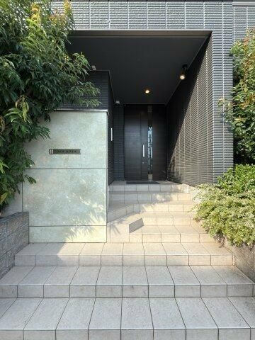ＮＥＷＲＩＶＥＲのエントランス|建物の内部です