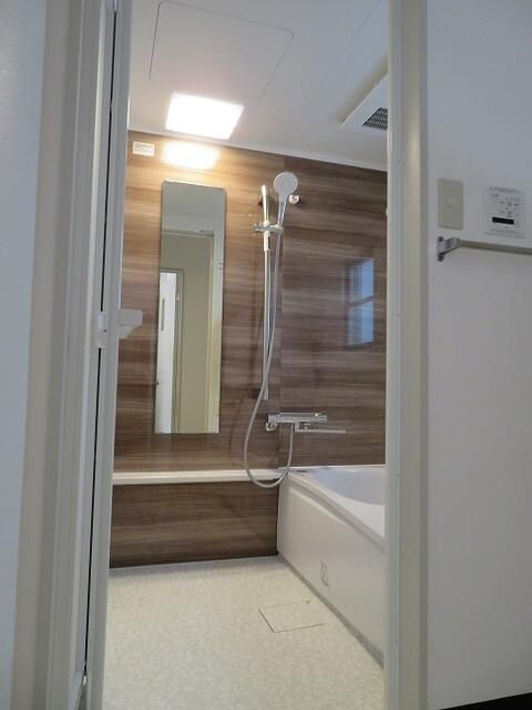 ローゼンハイム三軒茶屋の浴室|コンパクトで使いやすいお風呂です