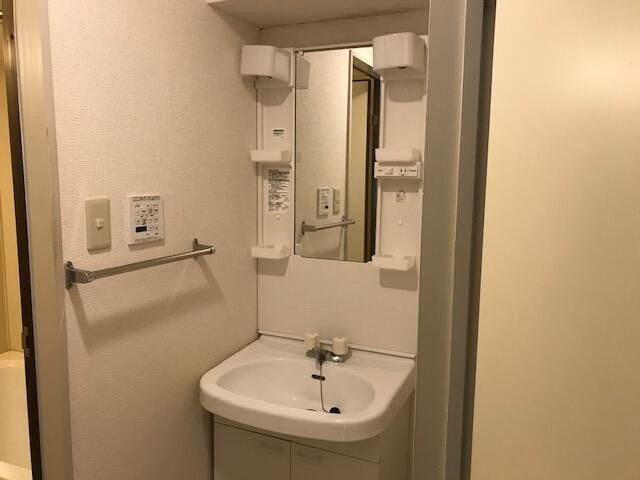 ローゼンハイム三軒茶屋の独立洗面台|独立洗面台です
