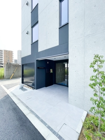 LEGALAND福島Northのエントランス