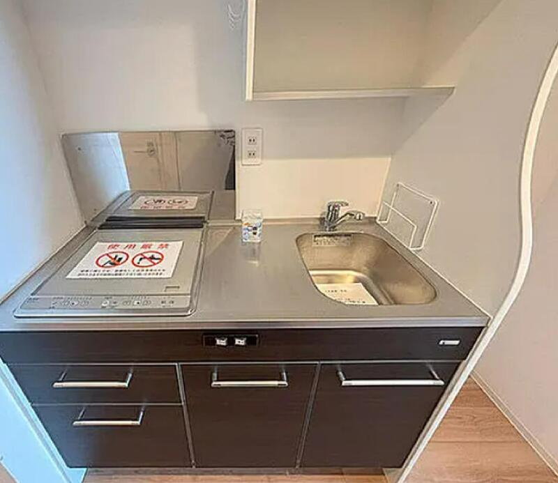 セレニテ難波グランデシュッドのキッチン