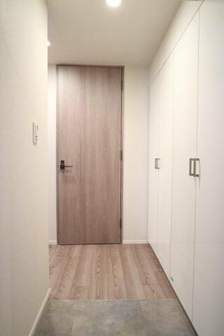 プラウドフラット浅草ディアージュの玄関