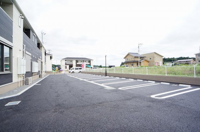 アイリスＣの駐車場|カースペースがあります