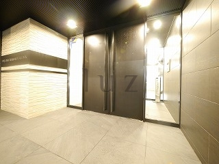 ガーラステーション横濱阪東橋のエントランス