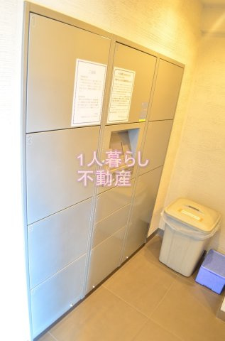 【ロビー】 | Verona大井南LussoGrande | 宅配ボックス付きで留守中のお届けものも安心