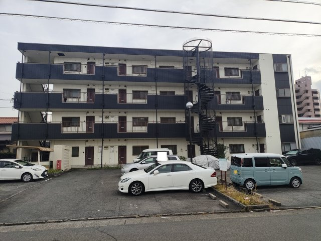 マンションつつみ起の外観