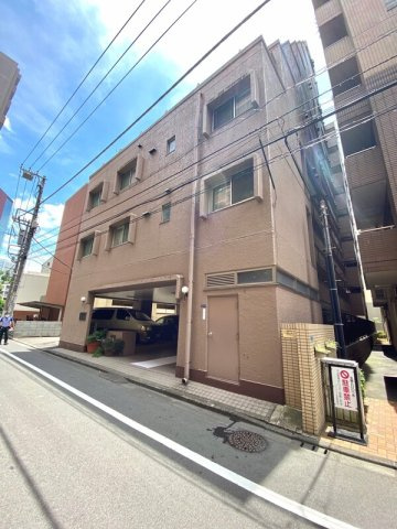 マンション三田の外観