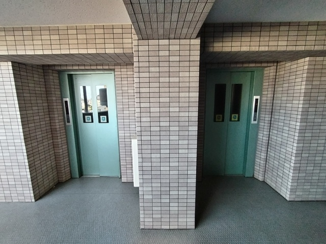エレベーター2基あります