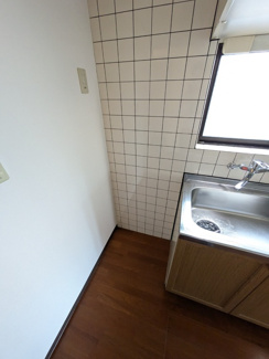 ☆冷蔵庫置場☆※別室参考写真（色・仕様が異なる場合がございます）