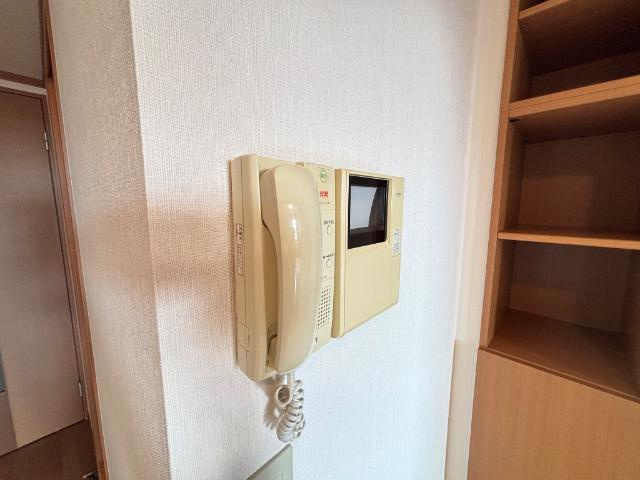 リバパレス鶴舞の内装|カメラ付インターホン