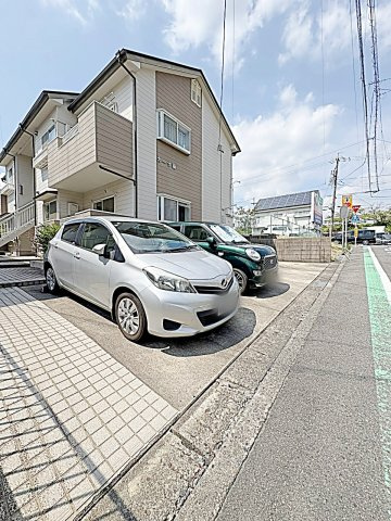 カーサ葵の駐車場