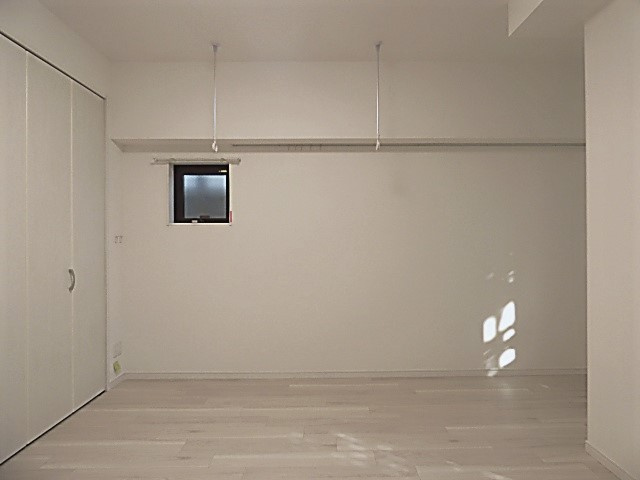 ヒルズ桜山の内装|室内物干し。