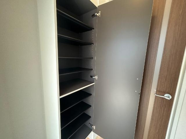 スカイガーデン六軒屋の収納|下駄箱