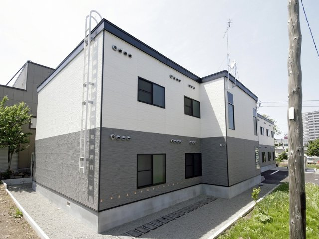 レオパレス西町北の外観