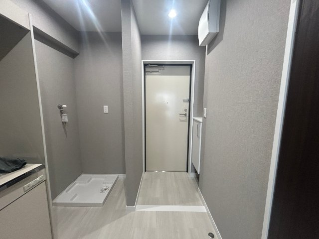 ヴォート勝富の玄関