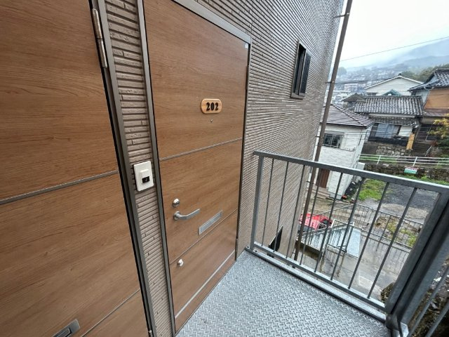 稲荷町アパートの玄関