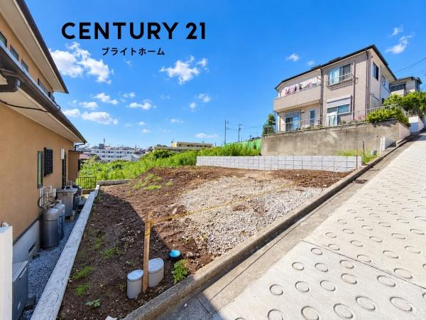 横浜市旭区さちが丘の新築一戸建の外観|同仕様物件もご案内をさせて頂きます。
お車でご自宅まで送迎承ります。