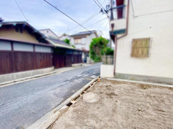 【前面道路含む現地写真】 | 毎日のお散歩も快適なエリアで、ゆとりある住環境が整っています。