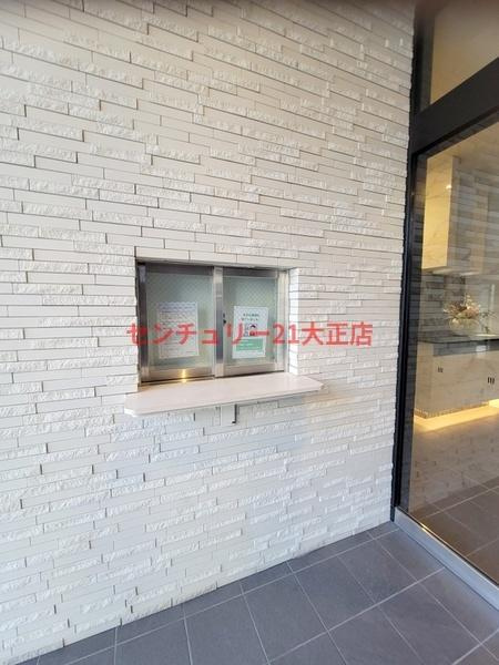 エスリード大阪リエートのエントランス