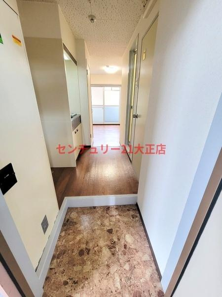 LakiaMaison弁天町の玄関