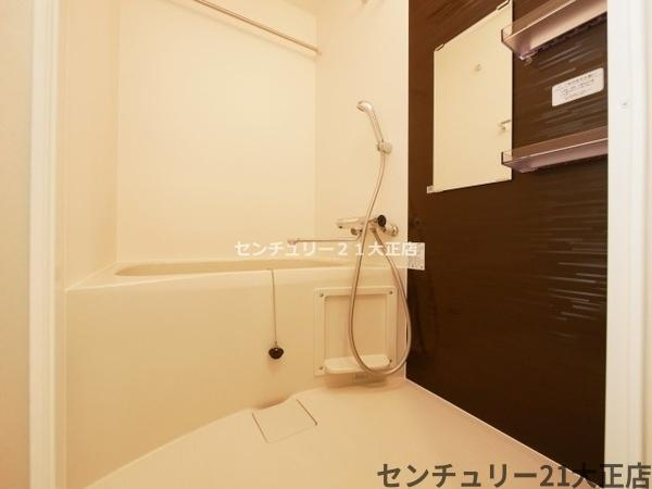 フォーリアライズ弁天町ノビアの浴室