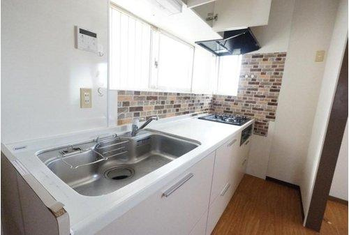高槻市津之江北町中古戸建のキッチン