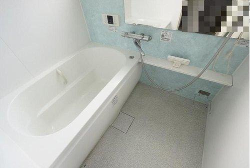 高槻市津之江北町中古戸建の浴室