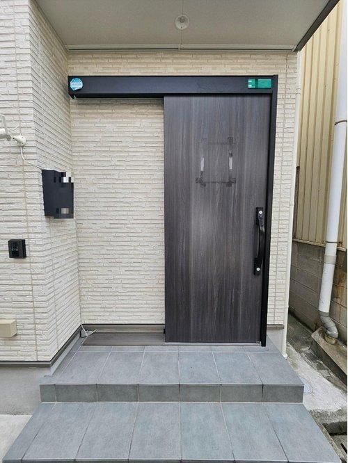 港区弁天5丁目中古戸建の玄関