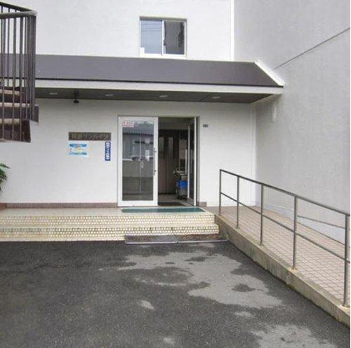 箕面サンハイツのエントランス