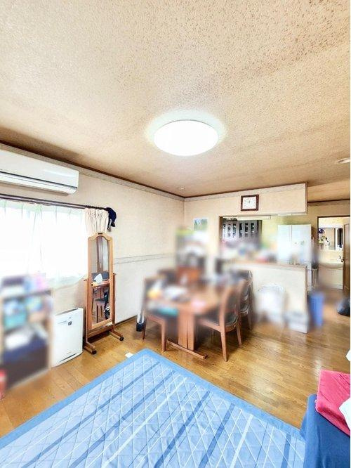 東大阪市鴻池徳庵町　中古戸建の居間・リビング