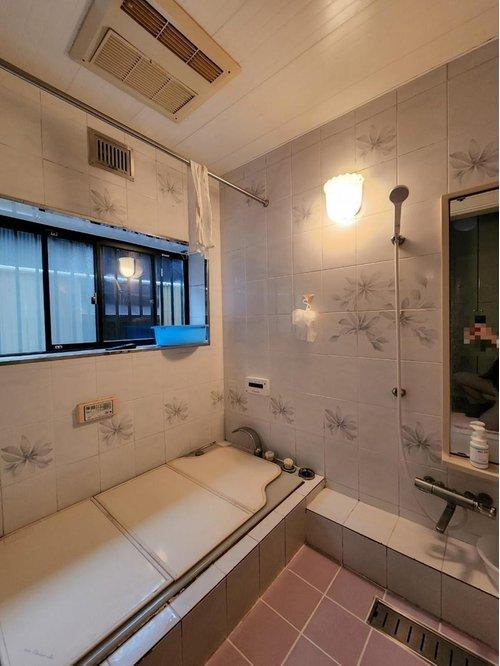 東大阪市寿町2丁目中古戸建の浴室