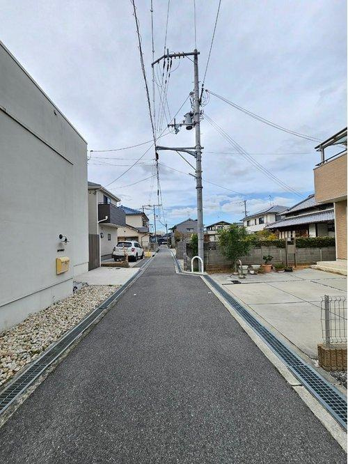 堺市中区福田中古戸建の前面道路含む現地写真