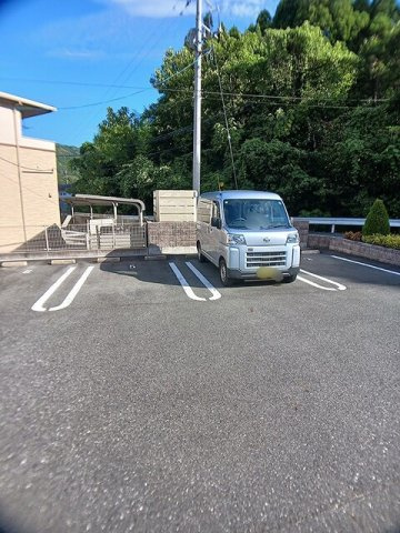 グレイス　ローズ　Ｂの駐車場