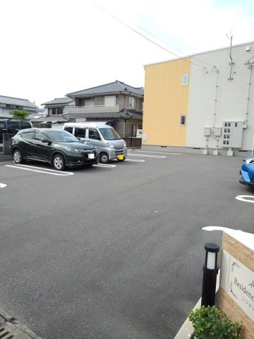レジデンス　ミモザの駐車場
