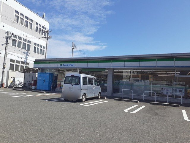 【周辺】 | グレース　アサヒ | ファミリーマート柏原田辺店様まで433m