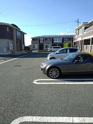 イーストフィールドＢの駐車場