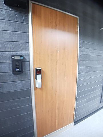 ヒカルサ　小牧田県イーストの玄関