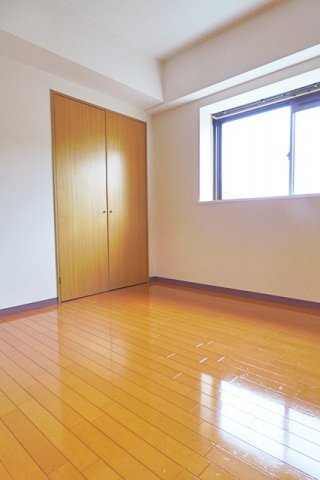 サンパーク一社の洋室