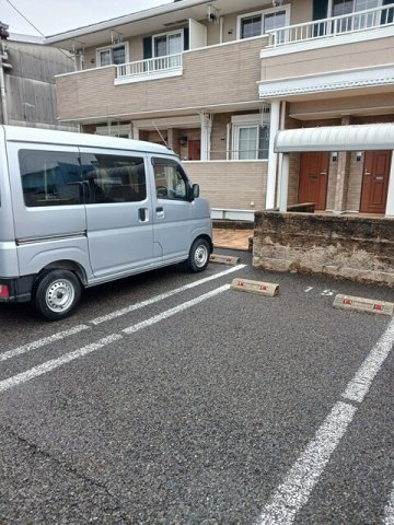 カーサ　エレガンテⅡの駐車場