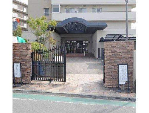 スワンハイム昆陽のエントランス