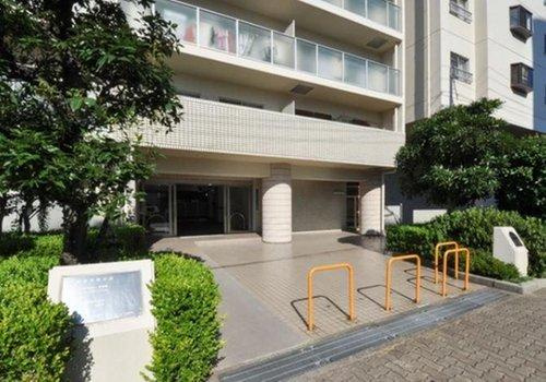 ファミール緑橋のエントランス