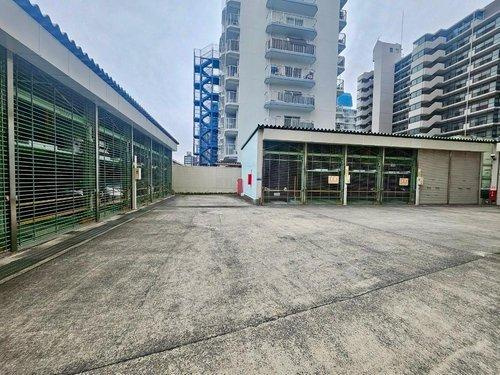 ファミール緑橋の駐車場