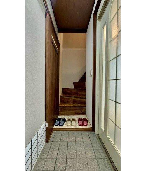 門真市御堂町中古戸建の玄関