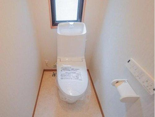 茨木市春日3丁目中古戸建のトイレ