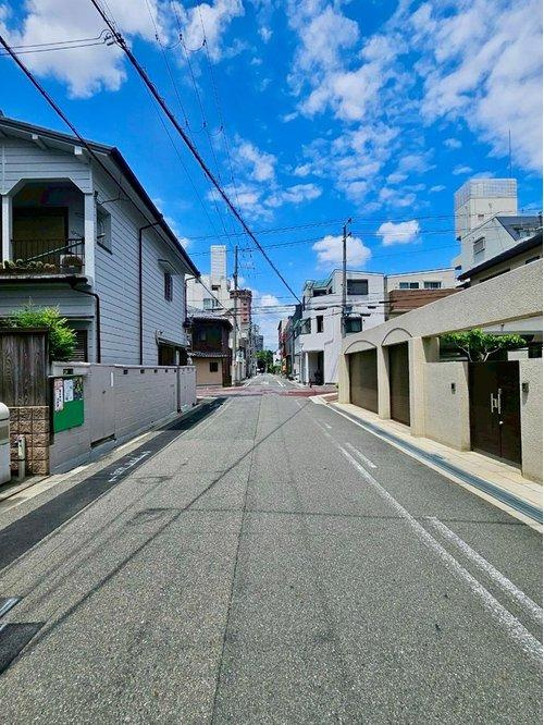 城東区諏訪4丁目中古戸建の前面道路含む現地写真
