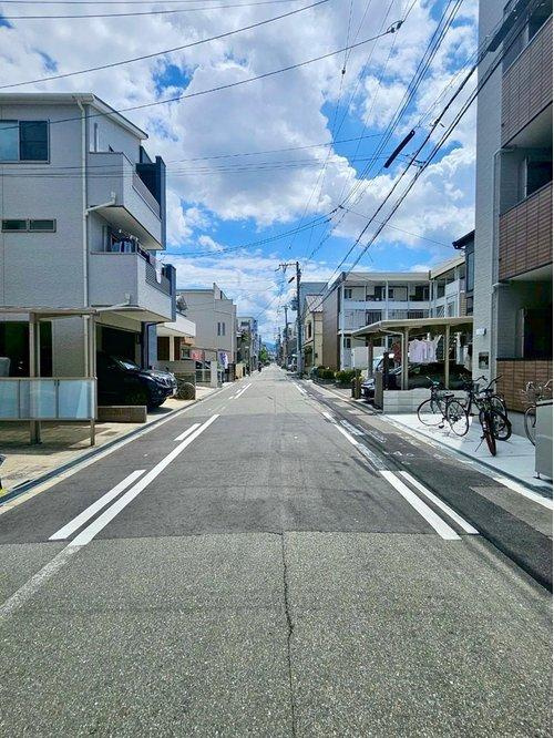 城東区諏訪4丁目中古戸建の前面道路含む現地写真