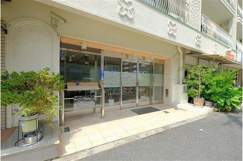 シャンボール第2新大阪のエントランス|共用部